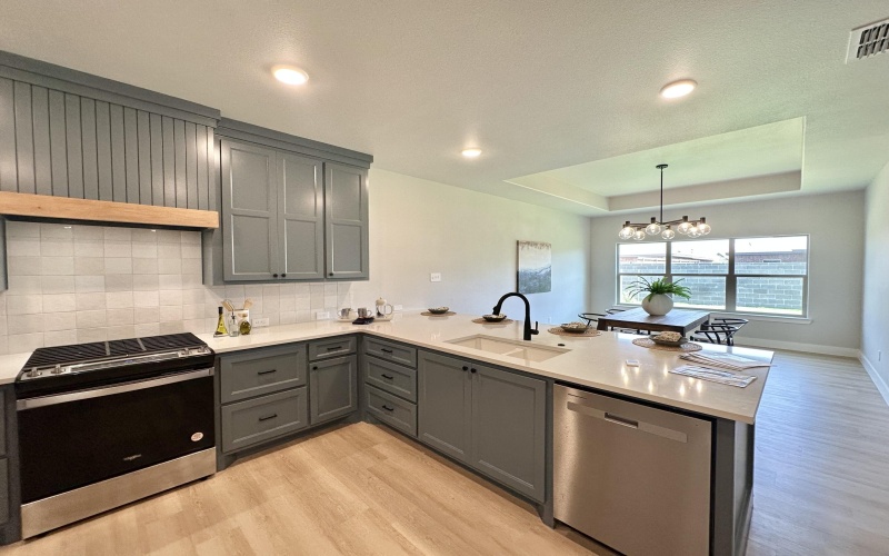 2917 135th Street, Lubbock, TX 79423, 4 Habitaciones Habitaciones , ,3 BañosBaños,Residential Lease,En Alquiler,2917 135th Street,202557011