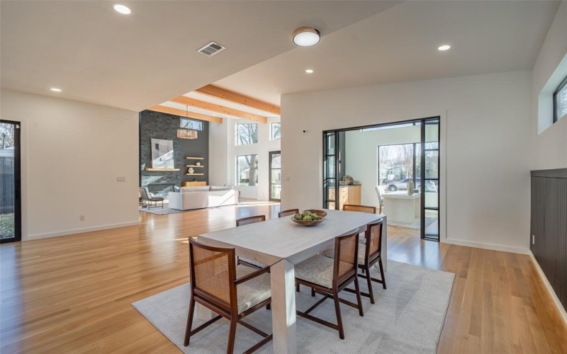 528 Bondstone Drive, Dallas, TX 75218, 5 Bedrooms Bedrooms, ,6 BathroomsBathrooms,Residential,For Sale,528 Bondstone Drive,20882276