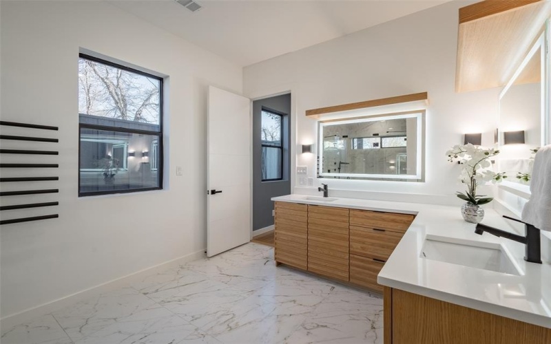 528 Bondstone Drive, Dallas, TX 75218, 5 Bedrooms Bedrooms, ,6 BathroomsBathrooms,Residential,For Sale,528 Bondstone Drive,20882276