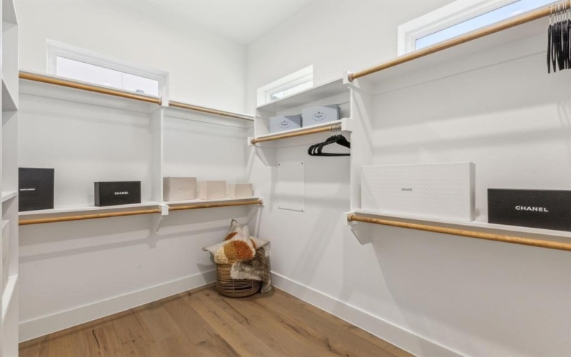 4208 Live Oak Street #201, Dallas, TX 75204, 2 Bedrooms Bedrooms, ,2 BathroomsBathrooms,Residential,For Sale,4208 Live Oak Street,20966211