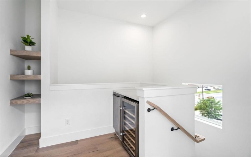 4208 Live Oak Street #201, Dallas, TX 75204, 2 Bedrooms Bedrooms, ,2 BathroomsBathrooms,Residential,For Sale,4208 Live Oak Street,20966211