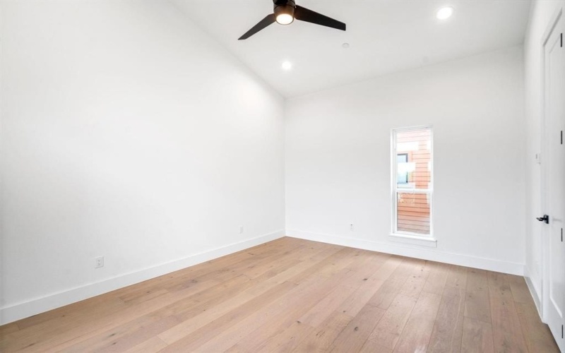 4208 Live Oak Street #201, Dallas, TX 75204, 2 Bedrooms Bedrooms, ,2 BathroomsBathrooms,Residential,For Sale,4208 Live Oak Street,20966211