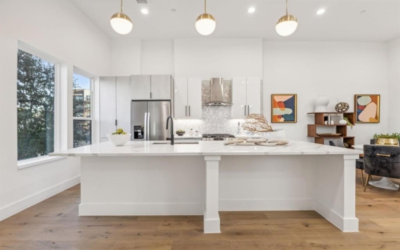 4208 Live Oak Street #201, Dallas, TX 75204, 2 Bedrooms Bedrooms, ,2 BathroomsBathrooms,Residential,For Sale,4208 Live Oak Street,20966211
