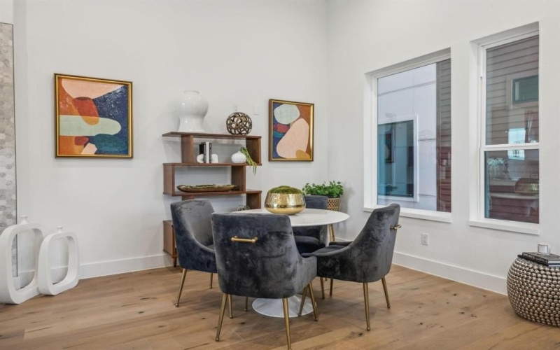 4208 Live Oak Street #201, Dallas, TX 75204, 2 Bedrooms Bedrooms, ,2 BathroomsBathrooms,Residential,For Sale,4208 Live Oak Street,20966211