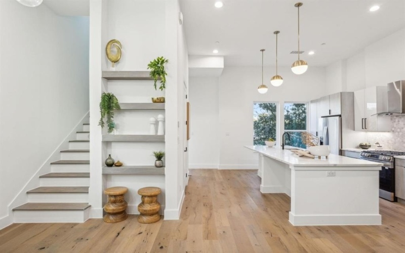 4208 Live Oak Street #201, Dallas, TX 75204, 2 Bedrooms Bedrooms, ,2 BathroomsBathrooms,Residential,For Sale,4208 Live Oak Street,20966211