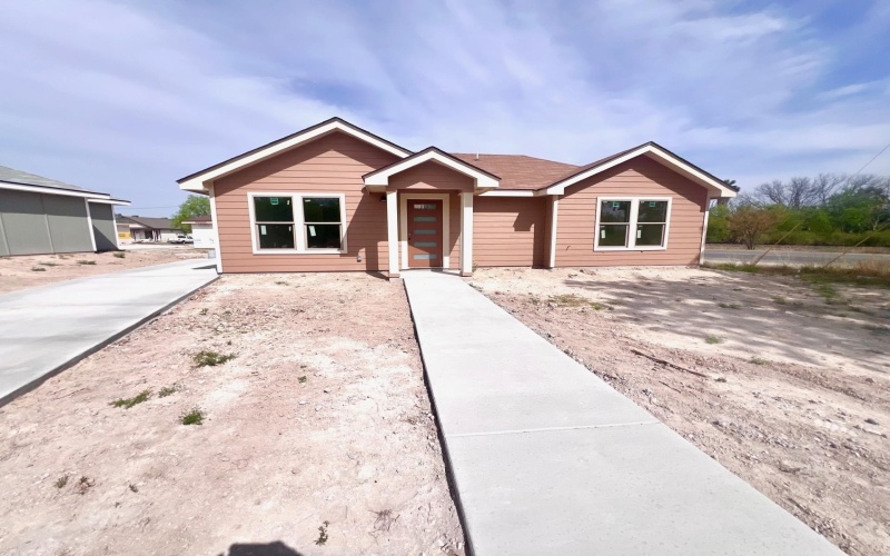 101 San Juan, Del Rio, TX 78840, 3 Bedrooms Bedrooms, ,2 BathroomsBathrooms,Residential,For Sale,101 San Juan,206835