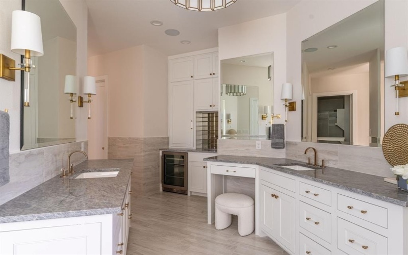 1942 Noe Boulevard, Heath, TX 75126, 4 Bedrooms Bedrooms, ,5 BathroomsBathrooms,Residential,For Sale,1942 Noe Boulevard,20970399