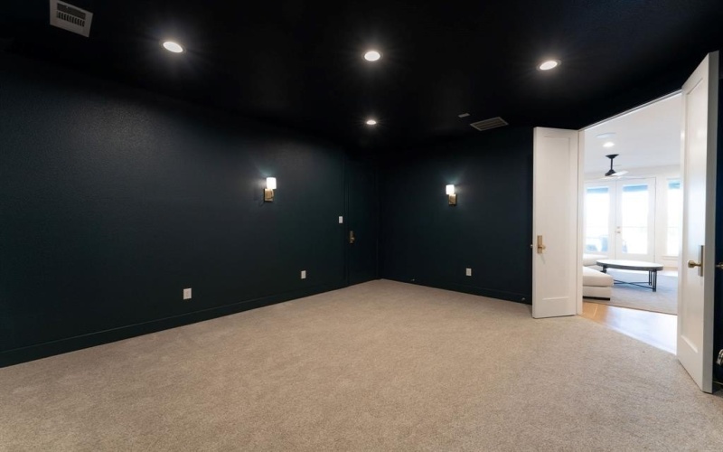 1942 Noe Boulevard, Heath, TX 75126, 4 Bedrooms Bedrooms, ,5 BathroomsBathrooms,Residential,For Sale,1942 Noe Boulevard,20970399