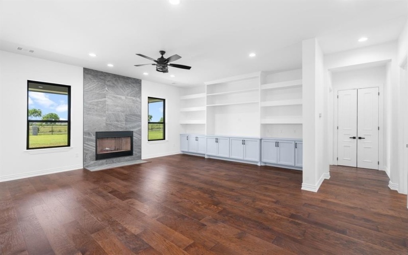 1321 Greycrest Terrace, Waxahachie, TX 76065, 4 Habitaciones Habitaciones , ,3 BañosBaños,Residential,En Venta,1321 Greycrest Terrace,20971768