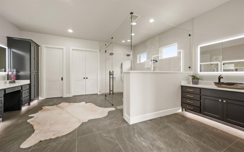 1732 Oakbrook Drive, Keller, TX 76262, 4 Bedrooms Bedrooms, ,5 BathroomsBathrooms,Residential,For Sale,1732 Oakbrook Drive,20976712