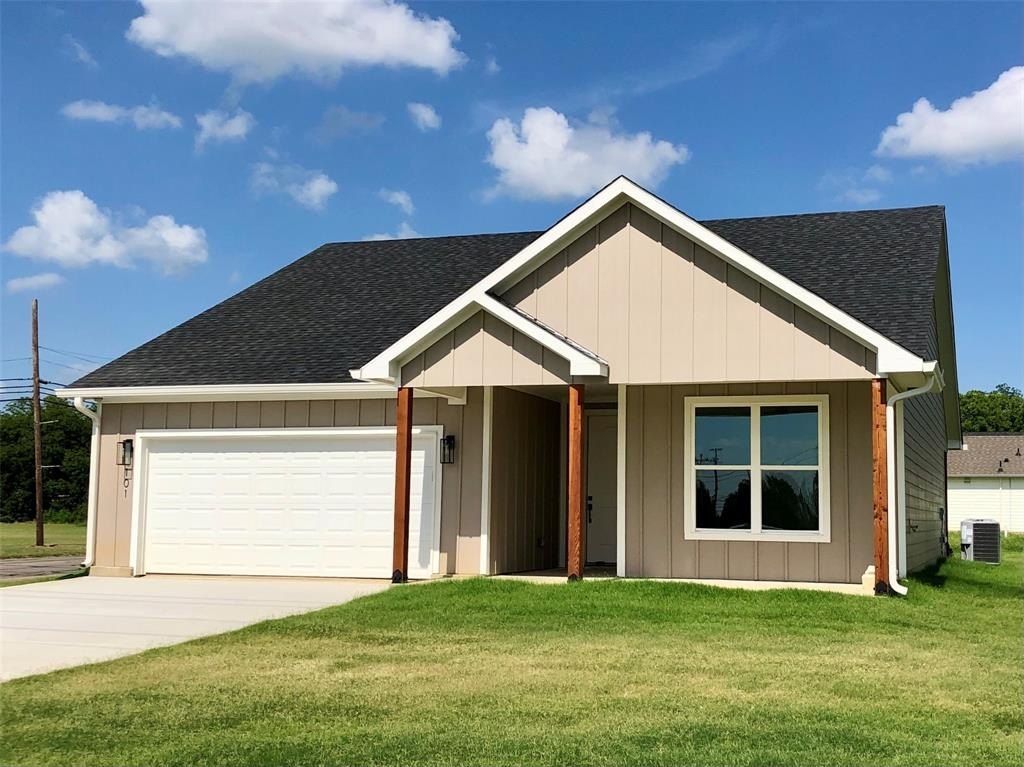 101 Chestnut Street, Whitesboro, TX 76273, 3 Bedrooms Bedrooms, ,2 BathroomsBathrooms,Residential,For Sale,101 Chestnut Street,20983278