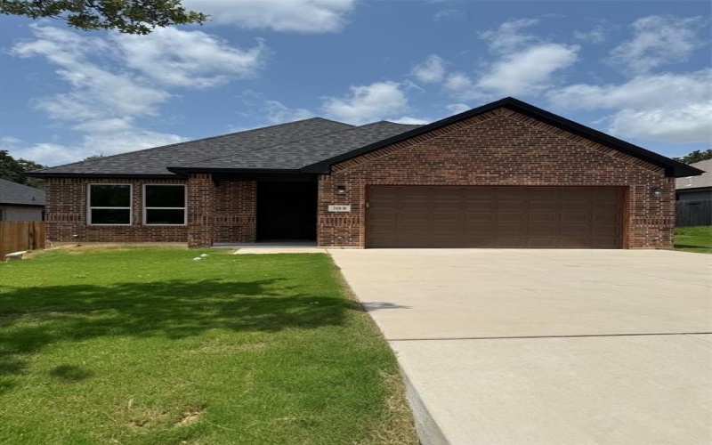 318 S Watson Street #B, Alvarado, TX 76009, 3 Habitaciones Habitaciones , ,2 BañosBaños,Residential Lease,En Alquiler,318 S Watson Street,20983357
