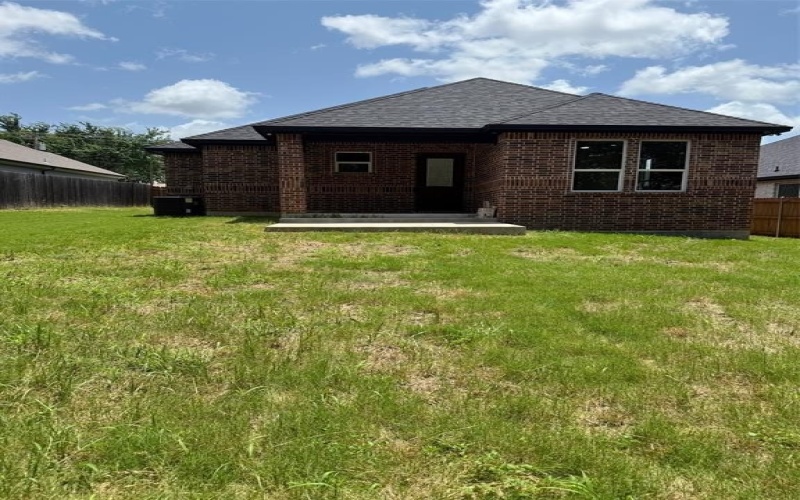 318 S Watson Street #B, Alvarado, TX 76009, 3 Habitaciones Habitaciones , ,2 BañosBaños,Residential Lease,En Alquiler,318 S Watson Street,20983357