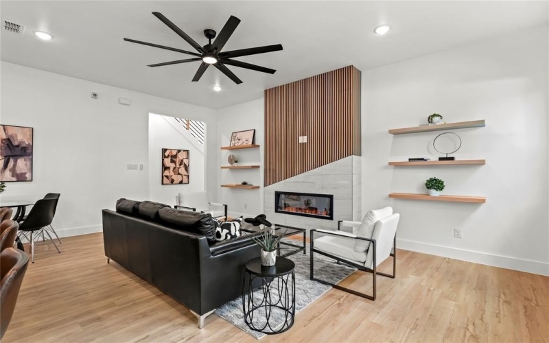 404 Cleaves Street, Dallas, TX 75203, 4 Bedrooms Bedrooms, ,3 BathroomsBathrooms,Residential,For Sale,404 Cleaves Street,20983419