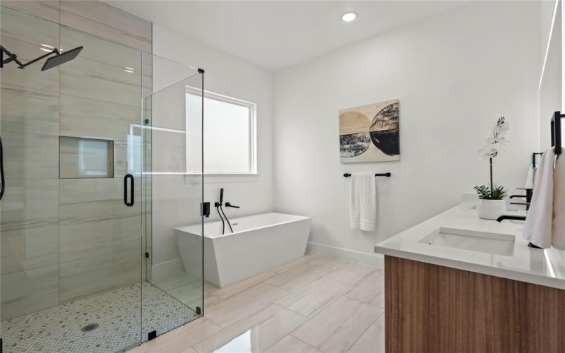 404 Cleaves Street, Dallas, TX 75203, 4 Bedrooms Bedrooms, ,3 BathroomsBathrooms,Residential,For Sale,404 Cleaves Street,20983419