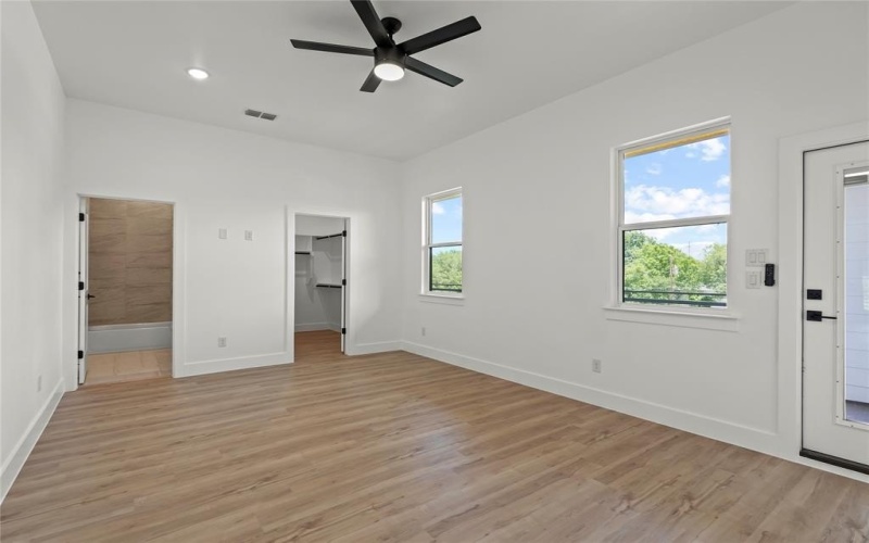 404 Cleaves Street, Dallas, TX 75203, 4 Bedrooms Bedrooms, ,3 BathroomsBathrooms,Residential,For Sale,404 Cleaves Street,20983419