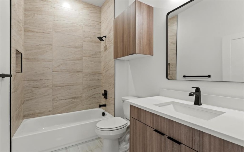 404 Cleaves Street, Dallas, TX 75203, 4 Bedrooms Bedrooms, ,3 BathroomsBathrooms,Residential,For Sale,404 Cleaves Street,20983419