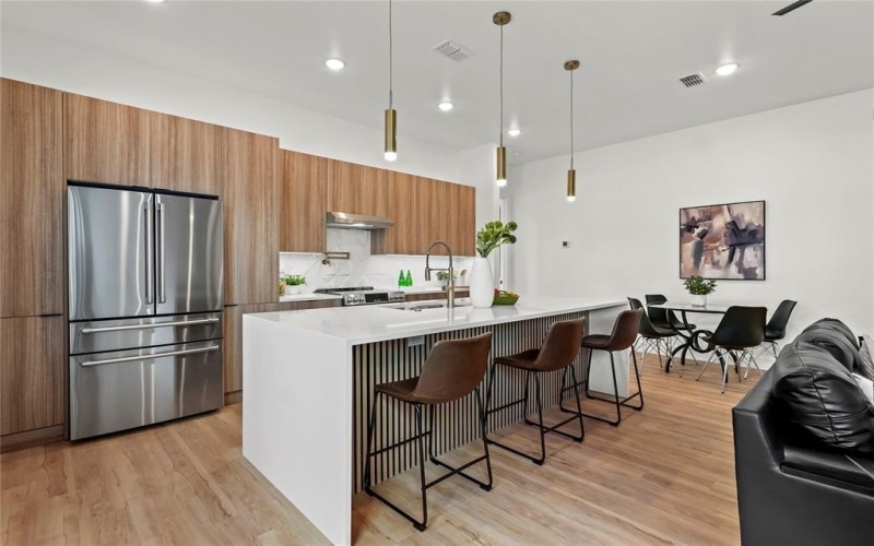 404 Cleaves Street, Dallas, TX 75203, 4 Bedrooms Bedrooms, ,3 BathroomsBathrooms,Residential,For Sale,404 Cleaves Street,20983419