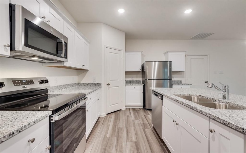 207 bradford Drive, Princeton, TX 75407, 5 Bedrooms Bedrooms, ,3 BathroomsBathrooms,Residential Lease,For Rent,207 bradford Drive,20983494