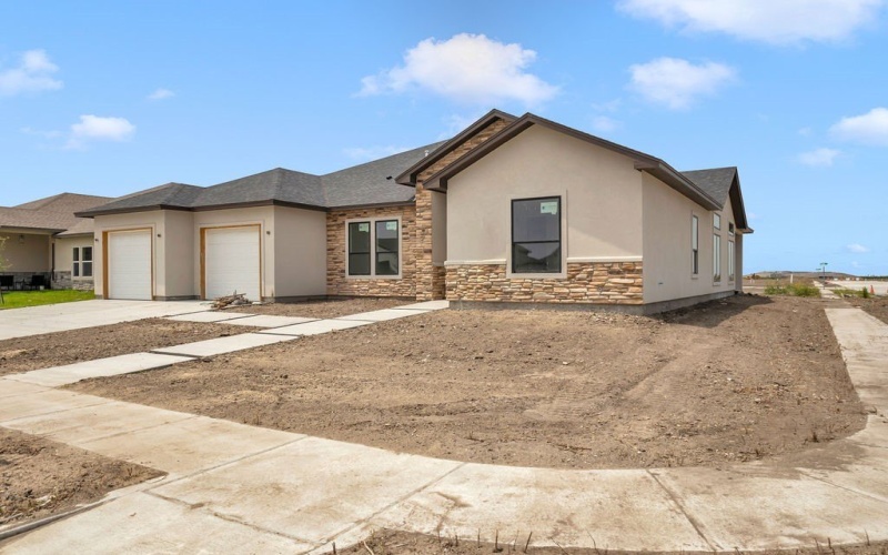 1470 Dragonstone Court, Corpus Christi, TX 78415, 5 Habitaciones Habitaciones , ,5 BañosBaños,Residential,En Venta,1470 Dragonstone Court,453404