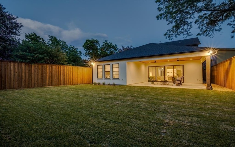 8915 Forest Hills Boulevard, Dallas, TX 75218, 4 Bedrooms Bedrooms, ,5 BathroomsBathrooms,Residential,For Sale,8915 Forest Hills Boulevard,20980051