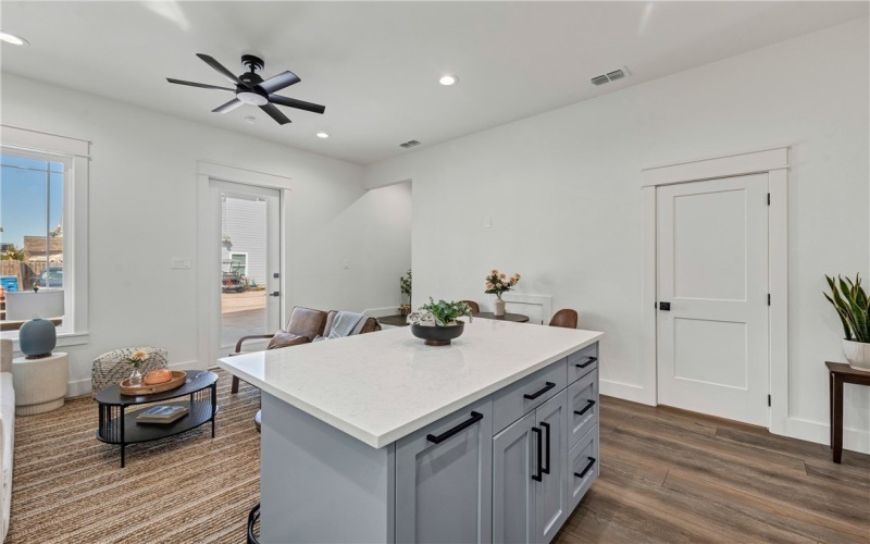 240 Nautilus Street, Port Aransas, TX 78373, 3 Habitaciones Habitaciones , ,3 BañosBaños,Residential,En Venta,240 Nautilus Street,453642