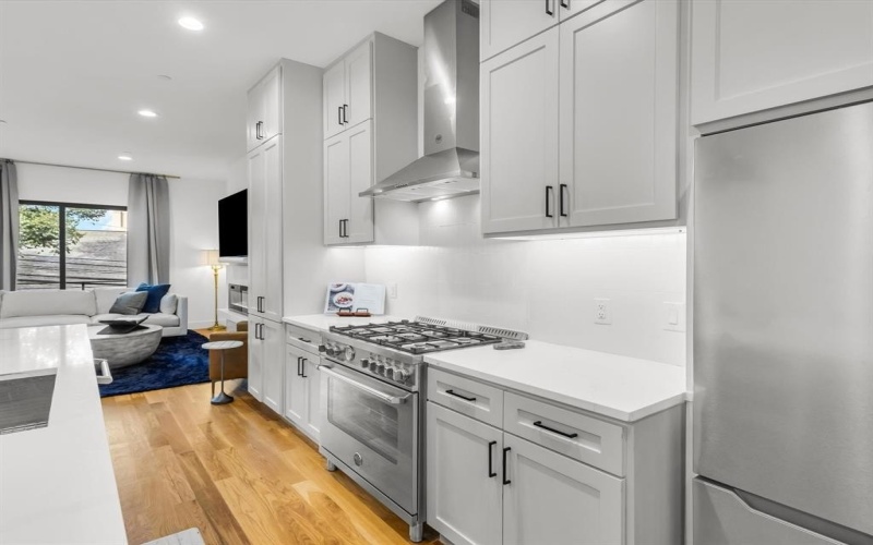 805 Pavillion #103, Dallas, TX 75204, 3 Bedrooms Bedrooms, ,3 BathroomsBathrooms,Residential,For Sale,805 Pavillion,20980351