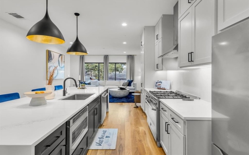 805 Pavillion #103, Dallas, TX 75204, 3 Bedrooms Bedrooms, ,3 BathroomsBathrooms,Residential,For Sale,805 Pavillion,20980351