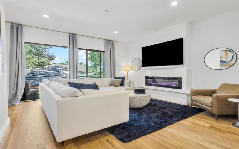 805 Pavillion #103, Dallas, TX 75204, 3 Bedrooms Bedrooms, ,3 BathroomsBathrooms,Residential,For Sale,805 Pavillion,20980351