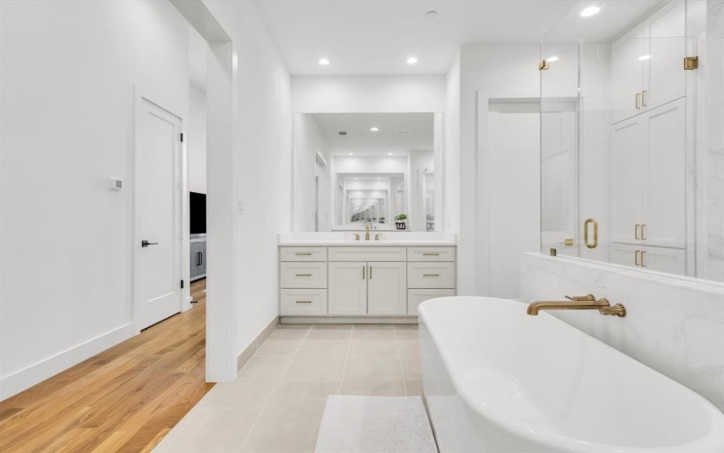 805 Pavillion #103, Dallas, TX 75204, 3 Bedrooms Bedrooms, ,3 BathroomsBathrooms,Residential,For Sale,805 Pavillion,20980351