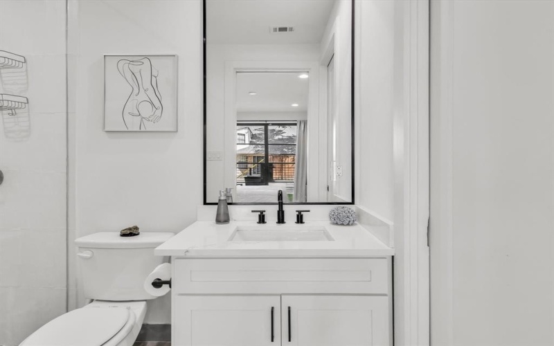 805 Pavillion #103, Dallas, TX 75204, 3 Bedrooms Bedrooms, ,3 BathroomsBathrooms,Residential,For Sale,805 Pavillion,20980351