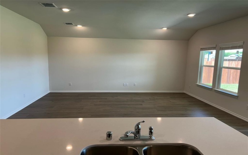 305 Seratoga Street, Corsicana, TX 75110, 4 Habitaciones Habitaciones , ,2 BañosBaños,Residential Lease,En Alquiler,305 Seratoga Street,20981828