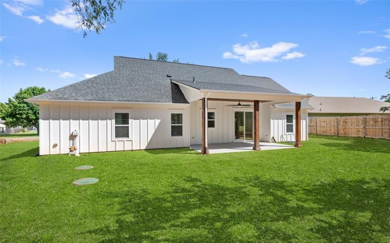 1610 Cheyenne Trail, Granbury, TX 76048, 3 Bedrooms Bedrooms, ,2 BathroomsBathrooms,Residential,For Sale,1610 Cheyenne Trail,20981979
