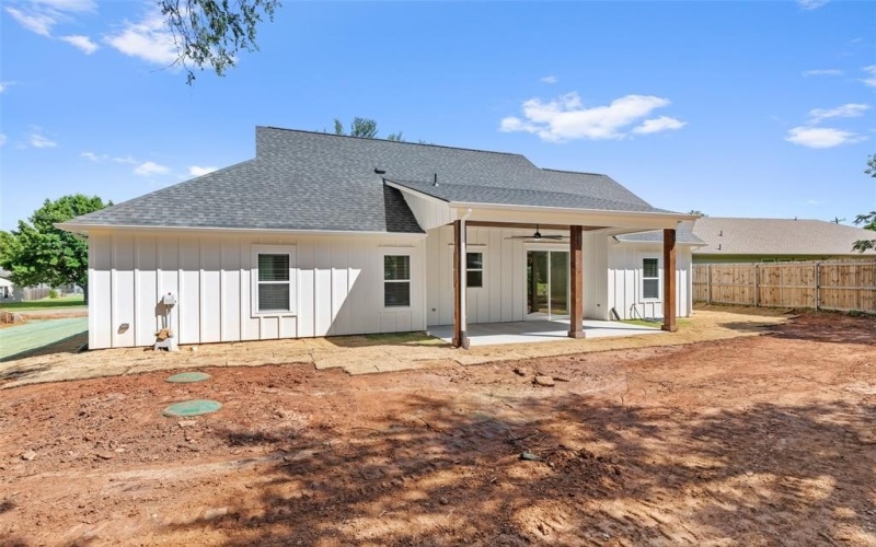 1610 Cheyenne Trail, Granbury, TX 76048, 3 Bedrooms Bedrooms, ,2 BathroomsBathrooms,Residential,For Sale,1610 Cheyenne Trail,20981979