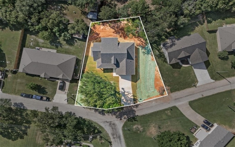 1610 Cheyenne Trail, Granbury, TX 76048, 3 Bedrooms Bedrooms, ,2 BathroomsBathrooms,Residential,For Sale,1610 Cheyenne Trail,20981979