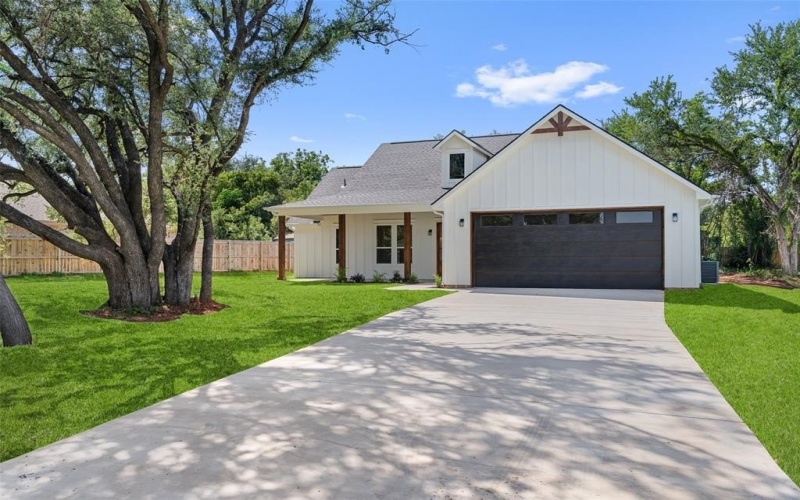 1610 Cheyenne Trail, Granbury, TX 76048, 3 Bedrooms Bedrooms, ,2 BathroomsBathrooms,Residential,For Sale,1610 Cheyenne Trail,20981979