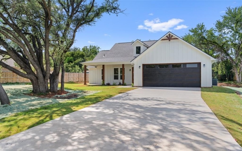 1610 Cheyenne Trail, Granbury, TX 76048, 3 Bedrooms Bedrooms, ,2 BathroomsBathrooms,Residential,For Sale,1610 Cheyenne Trail,20981979