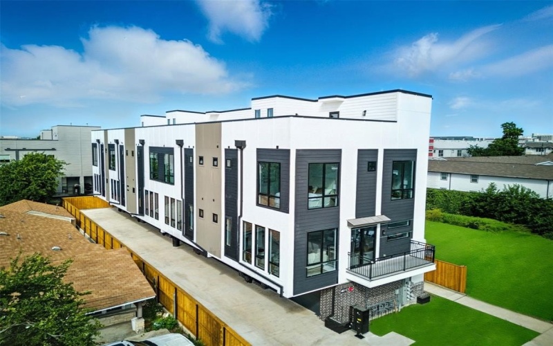 4611 Fairmount Street #101, Dallas, TX 75219, 2 Bedrooms Bedrooms, ,2 BathroomsBathrooms,Residential,For Sale,4611 Fairmount Street,20982991