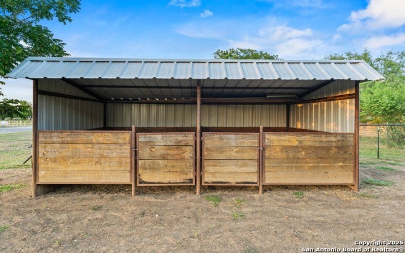 286 S Hwy 173, Bandera, TX 78003, 1 Bedroom Bedrooms, ,1 BathroomBathrooms,Residential,For Sale,286 S Hwy 173,1879717