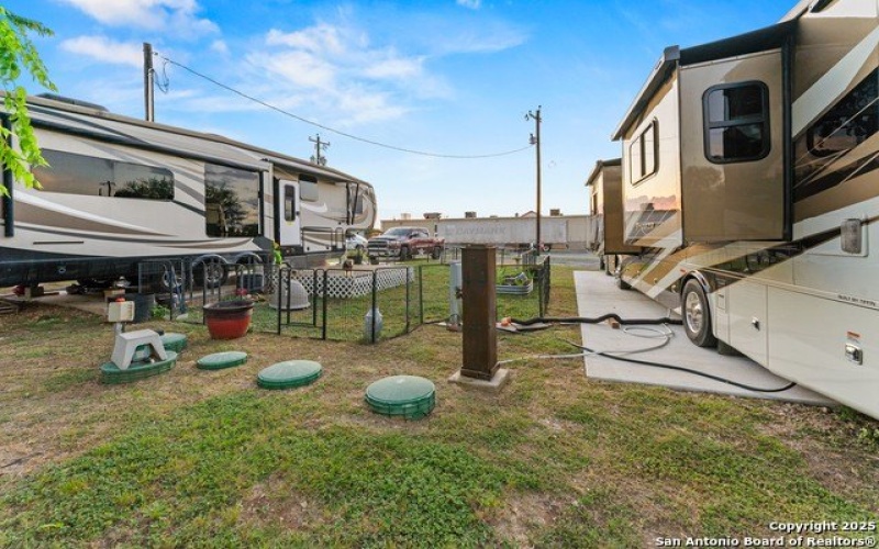 286 S Hwy 173, Bandera, TX 78003, 1 Bedroom Bedrooms, ,1 BathroomBathrooms,Residential,For Sale,286 S Hwy 173,1879717