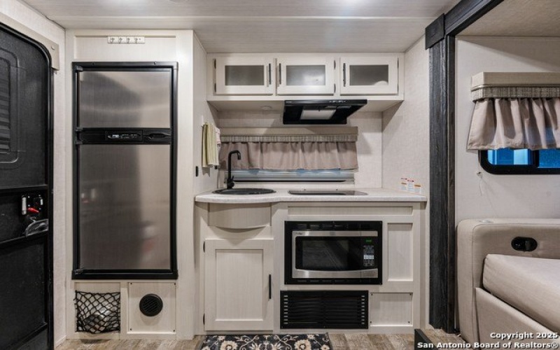 286 S Hwy 173, Bandera, TX 78003, 1 Bedroom Bedrooms, ,1 BathroomBathrooms,Residential,For Sale,286 S Hwy 173,1879717