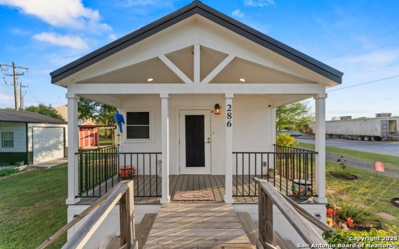 286 S Hwy 173, Bandera, TX 78003, 1 Bedroom Bedrooms, ,1 BathroomBathrooms,Residential,For Sale,286 S Hwy 173,1879717