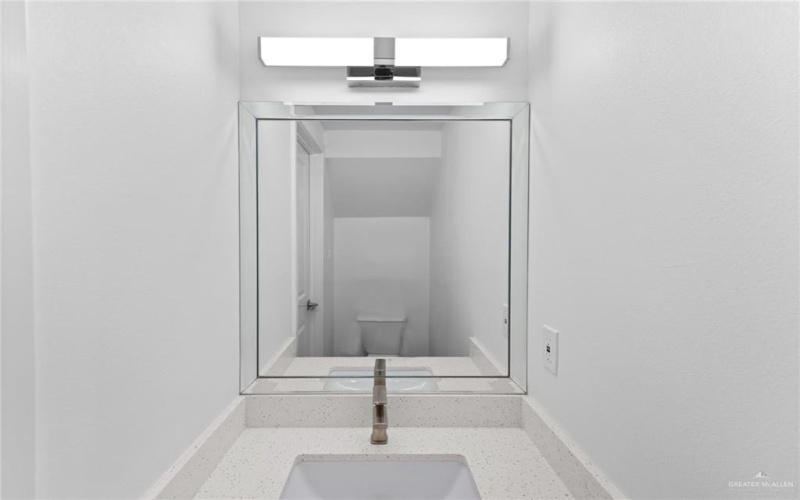 1220 E Camellia Avenue #1, McAllen, TX 78501, 2 Bedrooms Bedrooms, ,2 BathroomsBathrooms,Residential Lease,For Rent,1220 E Camellia Avenue,474810