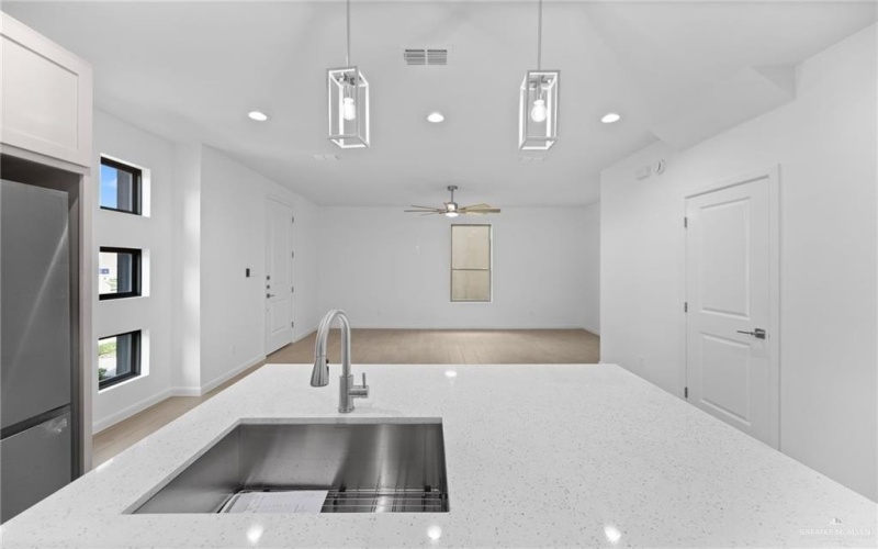 1220 E Camellia Avenue #1, McAllen, TX 78501, 2 Bedrooms Bedrooms, ,2 BathroomsBathrooms,Residential Lease,For Rent,1220 E Camellia Avenue,474810