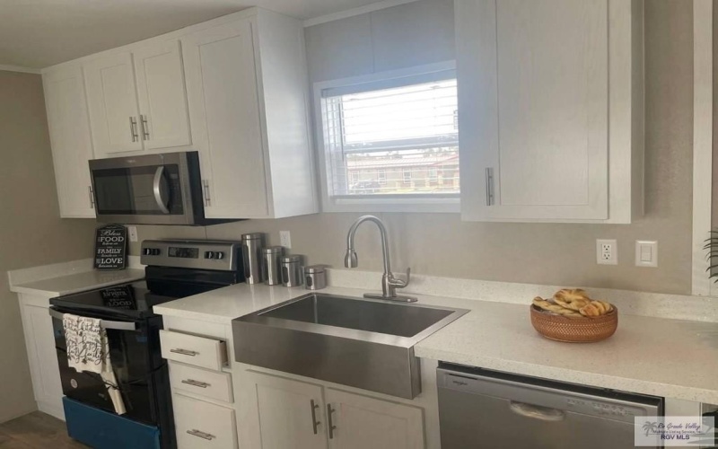 9435 MEADOW DR., EDCOUCH, TX 78538, 4 Bedrooms Bedrooms, ,2 BathroomsBathrooms,Residential Lease,For Rent,9435 MEADOW DR.,29766368