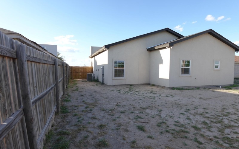 1405 Wilfrano Dr, Laredo, TX 78046, 4 Habitaciones Habitaciones , ,2 BañosBaños,Residential,En Venta,1405 Wilfrano Dr,20252783