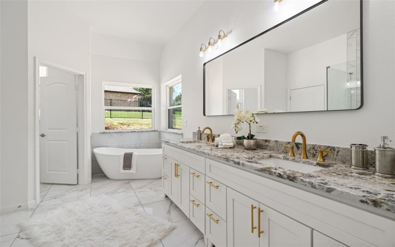 7912 Rohne Court, Granbury, TX 76049, 4 Bedrooms Bedrooms, ,2 BathroomsBathrooms,Residential,For Sale,7912 Rohne Court,20982757