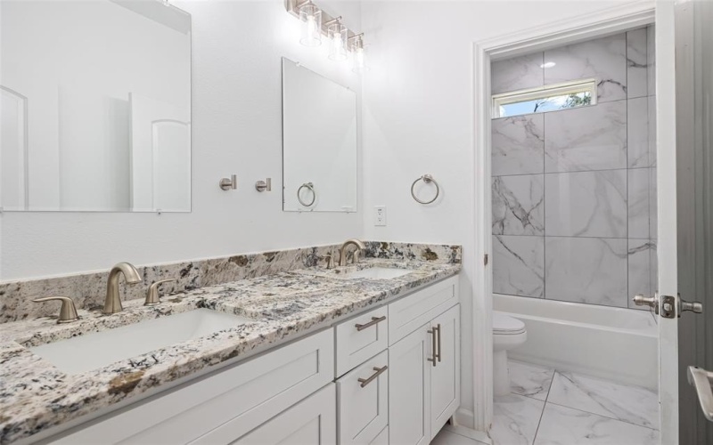 7912 Rohne Court, Granbury, TX 76049, 4 Bedrooms Bedrooms, ,2 BathroomsBathrooms,Residential,For Sale,7912 Rohne Court,20982757