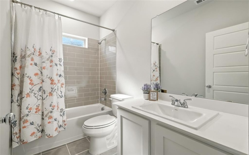 808 Pine beach Drive, McKinney, TX 75071, 3 Bedrooms Bedrooms, ,2 BathroomsBathrooms,Residential Lease,For Rent,808 Pine beach Drive,20984229