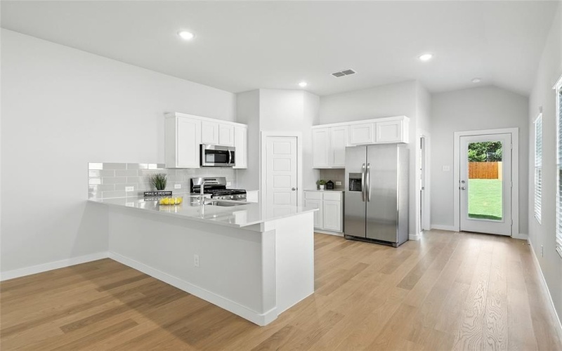 808 Pine beach Drive, McKinney, TX 75071, 3 Bedrooms Bedrooms, ,2 BathroomsBathrooms,Residential Lease,For Rent,808 Pine beach Drive,20984229